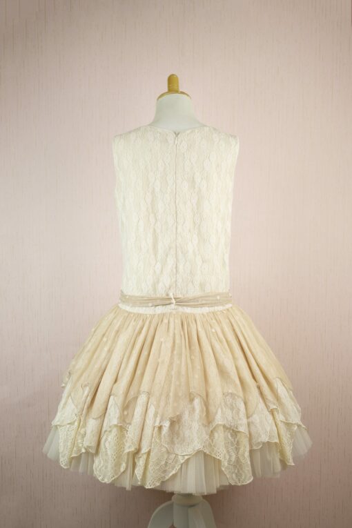 Vestido de Festa Cintura Baixa em Tule Florido Bege com Faixa e Laçada para a Frente ou para Trás - Image 2