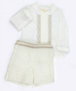 Conjunto de Festa Blusa Branca ás Pintinhas com Detalhes em Renda e Calção Bege em Renda