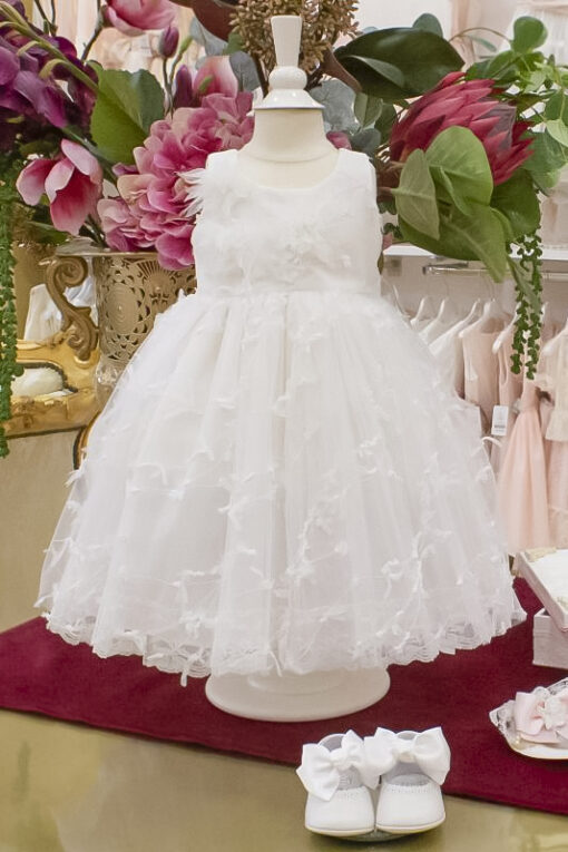 Vestido de Festa Branco com Tule e Detalhes Floridos