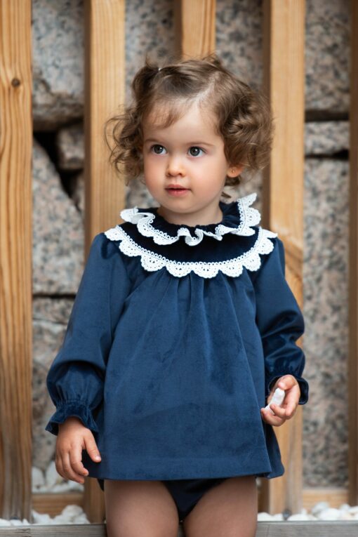 Foque Vestido de Veludo Marinho com Gola e com Tapa Fraldas