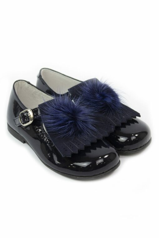 Sapatos de Verniz Azul Marinho com Pala e Pompom de Pêlo
