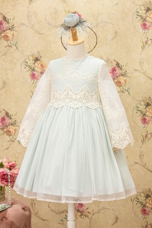 Vestido de Festa Verde Água com Tule e Detalhes em Renda e Manga 3/4