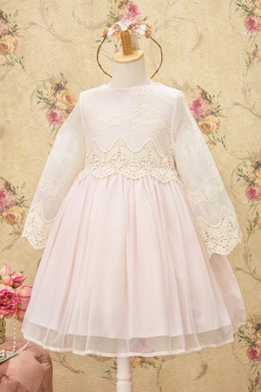 Vestido de Festa Rosa com Tule e Detalhes em Renda e Manga 3/4