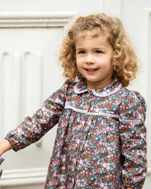 Foque Tema Florido | Vestido com Botões e Gola