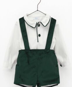Foque Tema Veludo | Conjunto de Calção Verde e Blusa Bege