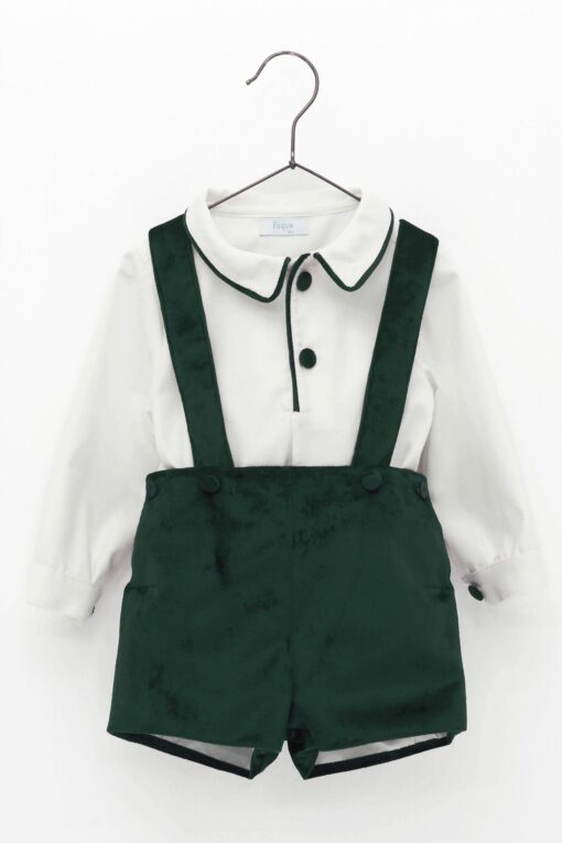 Foque Tema Veludo | Conjunto de Calção Verde e Blusa Bege