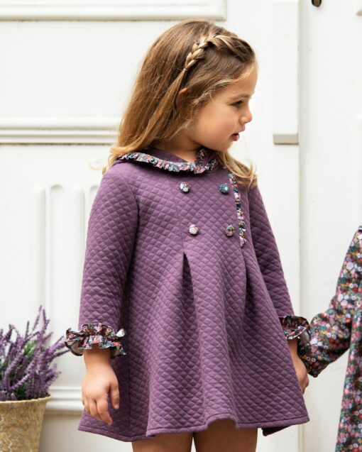 Foque Tema Florido | Vestido Roxo Escuro em Malha com Capuz