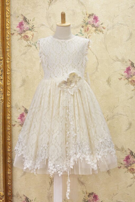 Vestido Bege com Detalhes em Renda e Flor