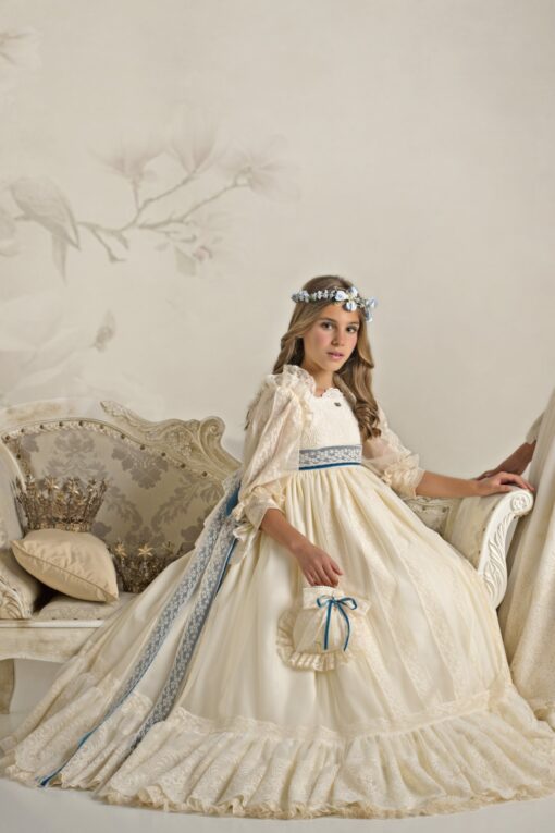 Modelo 236601 Vestido Comprido Bege em Renda com Fixa Azul
