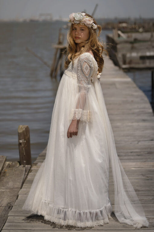 Modelo SALVIA Vestido Comprido Pérola com Detalhes em Renda - Image 4