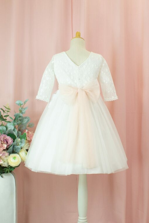99. Modelo 3006 Vestido Cru com Faixa Rosa e Aplique de Flor - Image 2