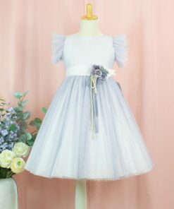 99. Modelo 3013 Vestido Cru e Azul com Aplique de Flor