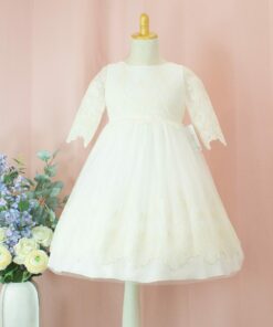 99. Modelo 3007 Vestido Cru com Detalhes em Renda