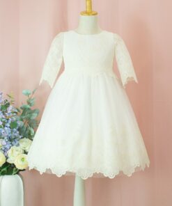 99. Modelo 3007-1 Vestido Cru com Detalhes em Renda