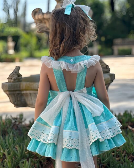 98. La Amapola Tema Camélia | Vestido Verde com Detalhes em Renda - Image 2