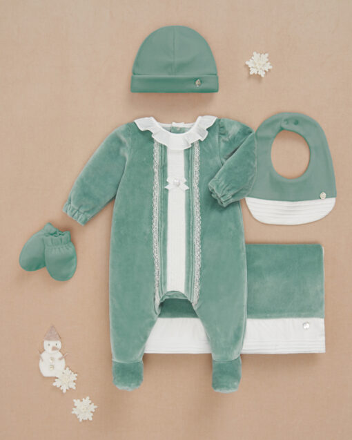 97. Paz Rodriguez Tema Ternura |  Babygrow Laminado Verde Escuro com Feitio no Peito