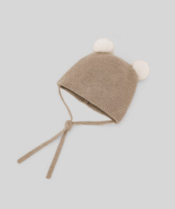 97. Paz Rodriguez Tema Merlin | Gorro Camel com Pompons