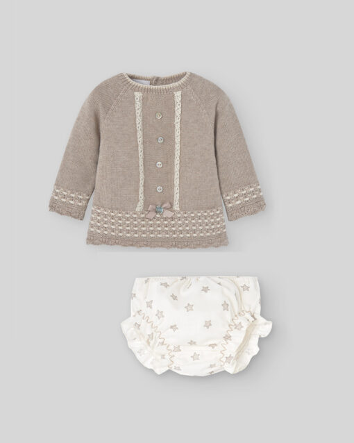 97. Paz Rodriguez Tema Merlin | Conjunto Camel de Camisola de Malha e Tapa Fraldas - Image 2