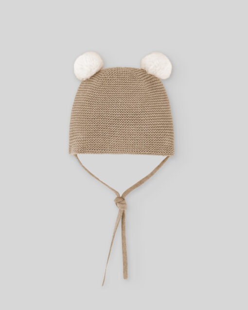 97. Paz Rodriguez Tema Merlin | Gorro Camel com Pompons - Image 2