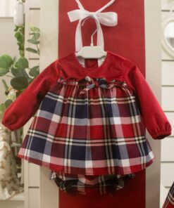 97. Yoedu Tema Arte | Vestido Vermelho Axadrezado e Tapa Fraldas
