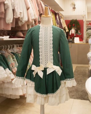 97. Debesos | Vestido Verde com Detalhes em Renda de Cintura Descida (Cópia)
